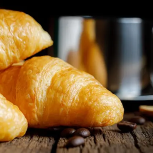 close-up-coffee-beans-table_1048944-25034508